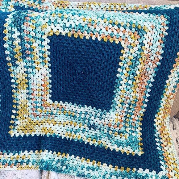 Vintage Crochet Handmade Afghan Baby Blanket Throw - Picture 1 of 4